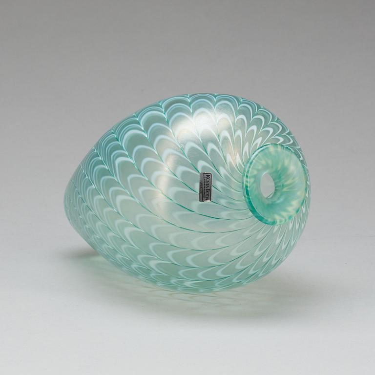 VAS, glas. Bertil Vallien Kosta Boda. Artist coll. 48439.