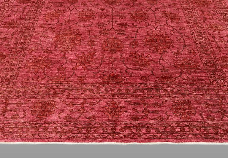 A Zigler Design carpet, 306 x 251 cm.