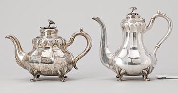KAFFE -SAMT TEKANNA, silver, Veniamin Savinsky, Moskva, Ryssland 1862. Totalvikt ca 1175 g.