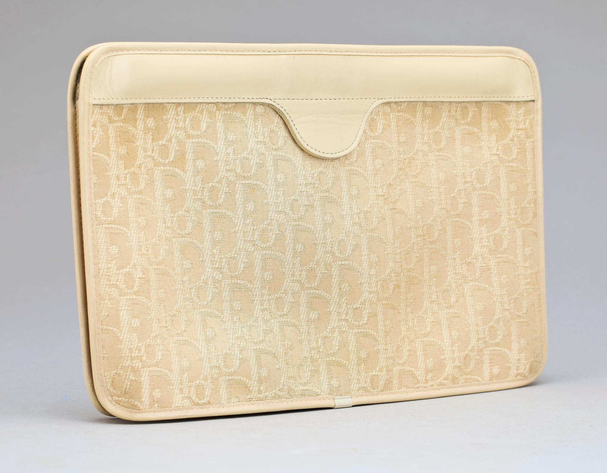 VÄSKA /KUVERTVÄSKA, Christian Dior, Paris.