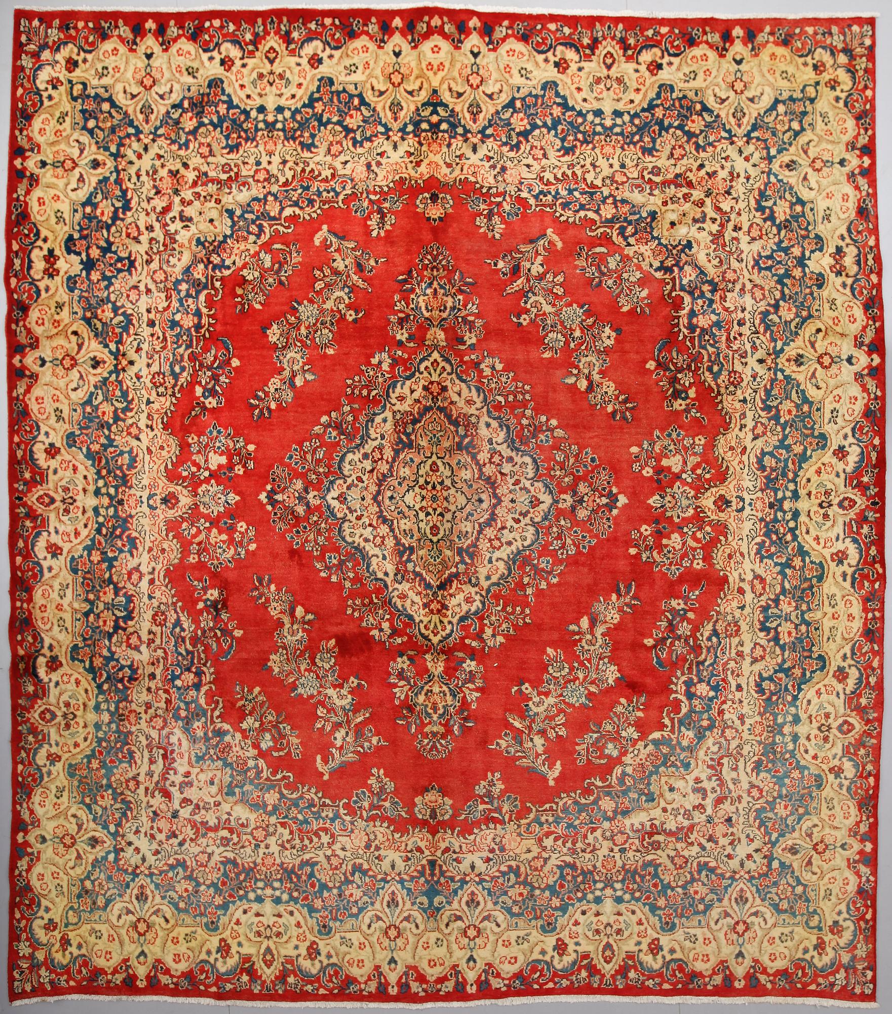 MATTA, Sarouk, ca 348 x 308 cm.