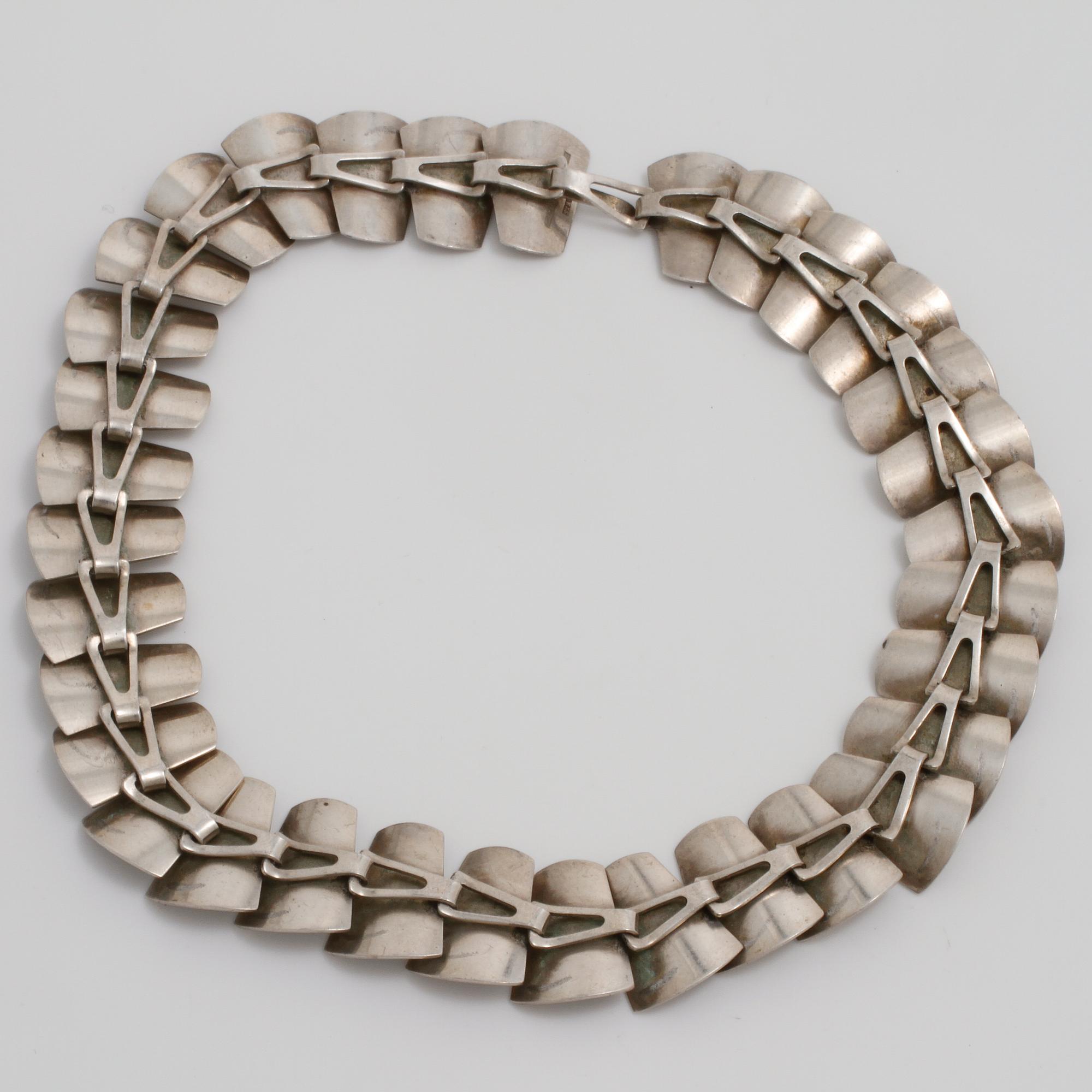 FLAVIA, Stockholm, 1955, a necklace.