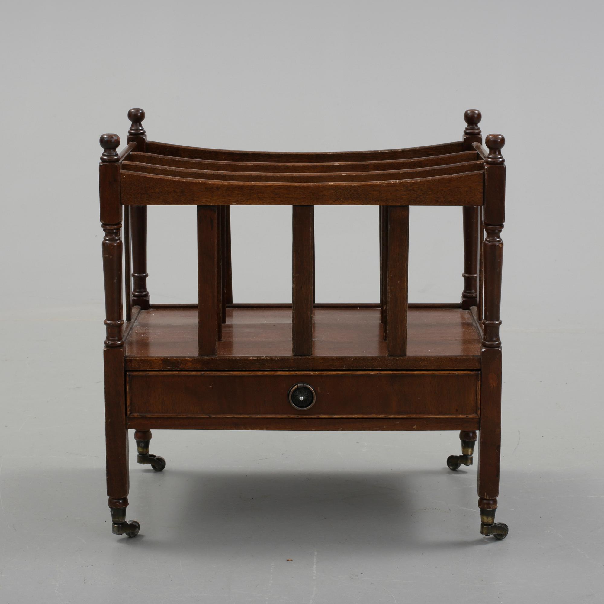 TIDNINGSSTÄLL, England, 1900-tal.