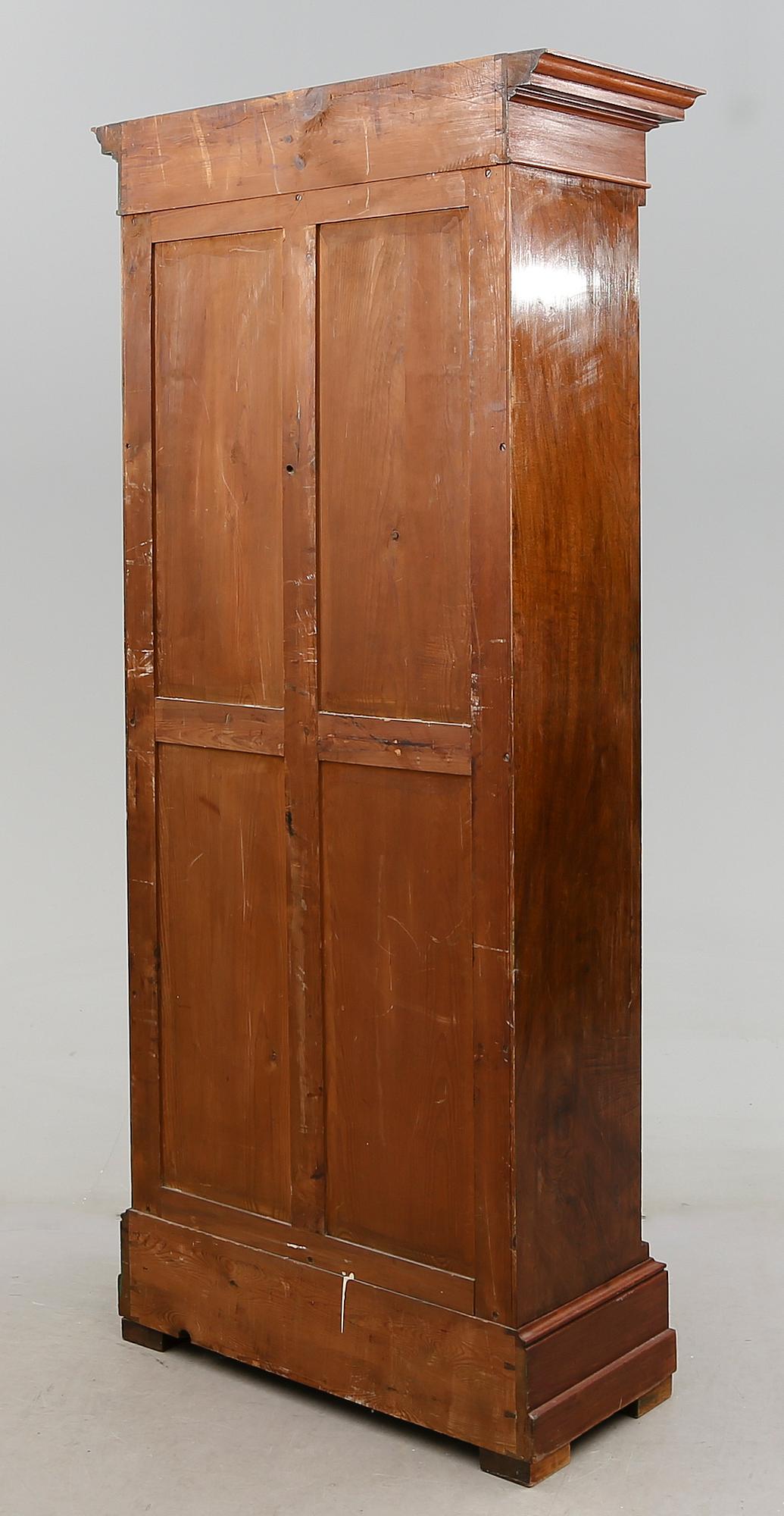 BOKSKÅP, 1800-talets andra hälft.