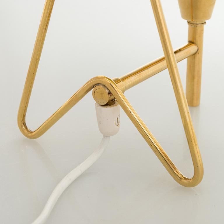 Seinävalaisin / pöytävalaisin, malli EV 57, Itsu 1900-luvun puoliväli.