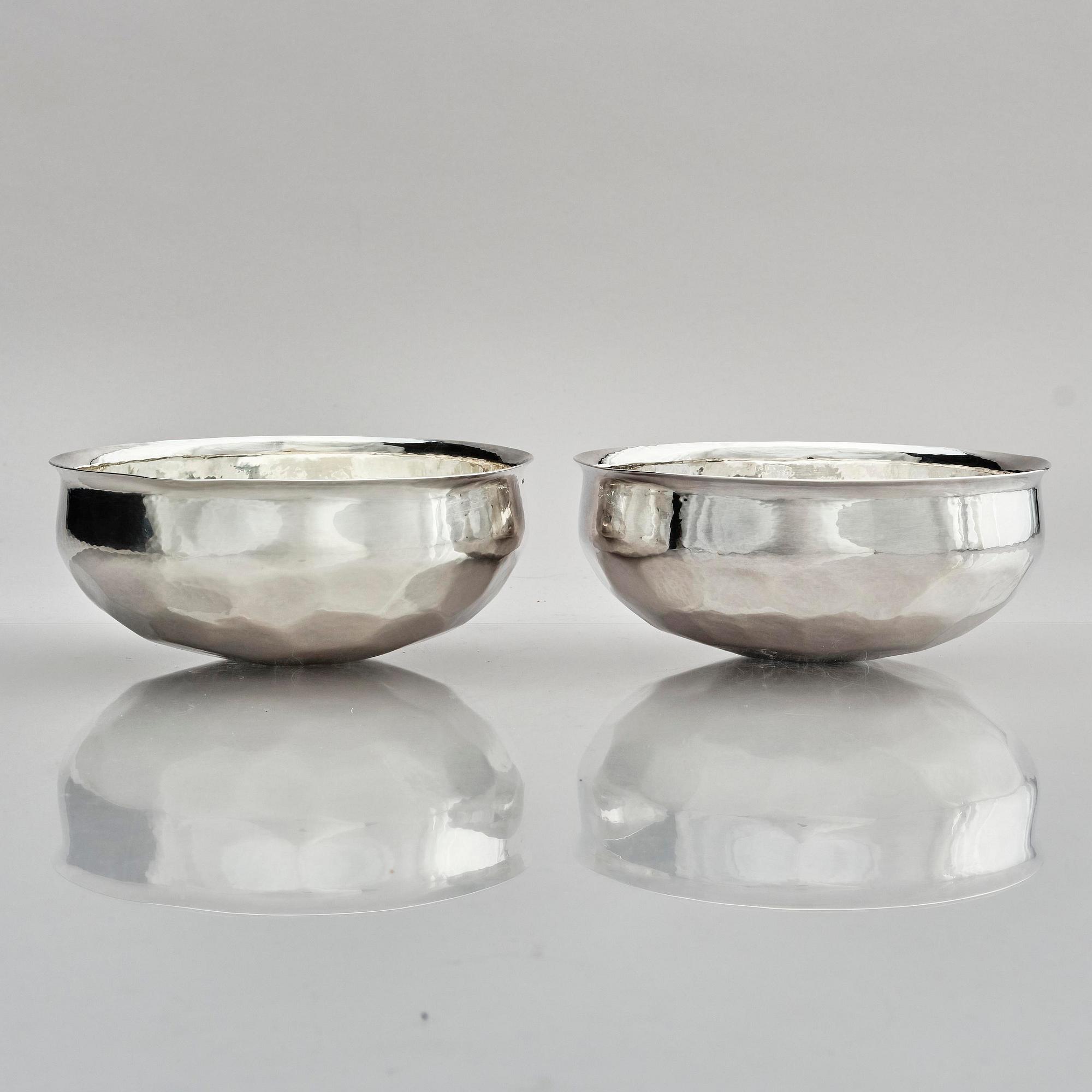 Bengt Liljedahl, a pair of sterling silver bowls, Stockholm, Sweden 1966.