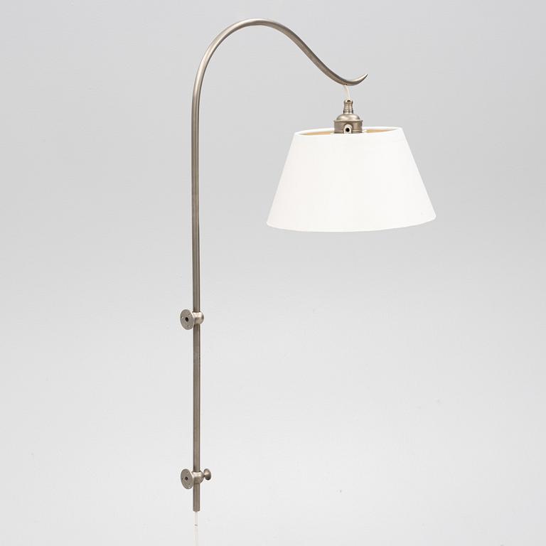 Firma Svenskt Tenn, attributed to, wall lamp, Swedish Grace.