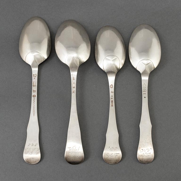 SKEDAR, 4 st, silver, Sverige. Bl a Petter Sundelius, Visby 1792 & Jöns Björkman, Karlskrona 1760. Vikt ca 217 gram.