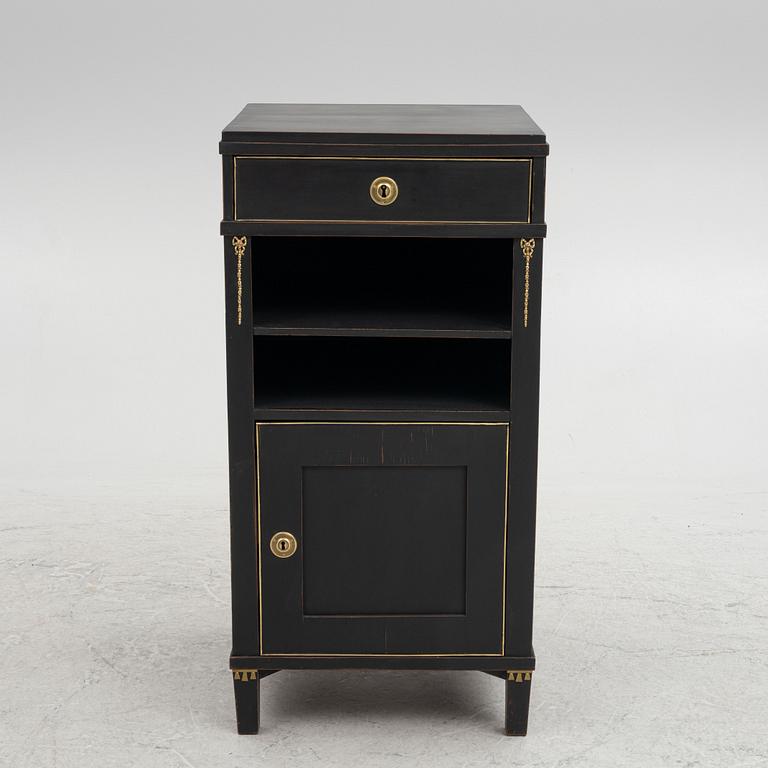 Cabinet, late 19th century.