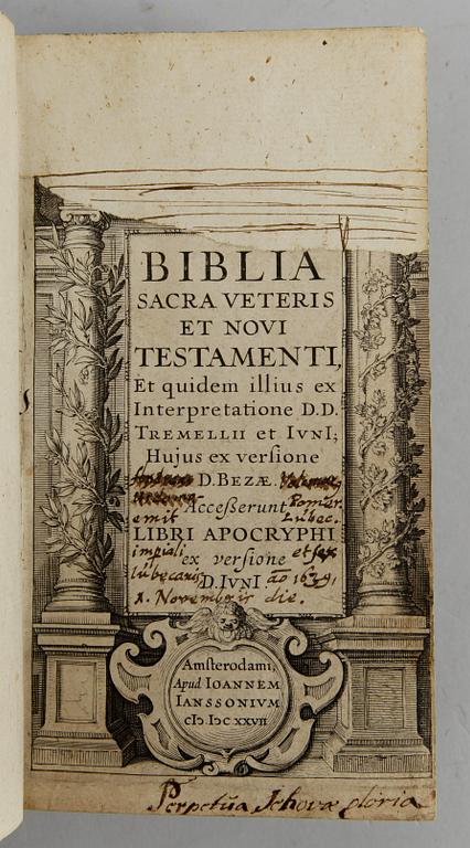 PARTI BÖCKER, 3 st, bla "Biblia Sacra Verteris et Novi Testament", 1639.