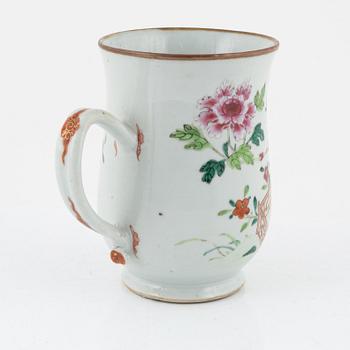 A Famille rose porcelain mug, China, Qianlong (1736-95).