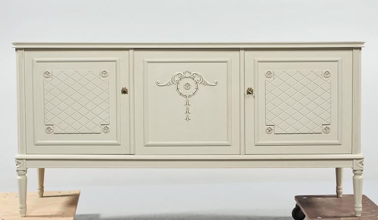 SIDEBOARD, gustaviansk stil, 1900-talets andra hälft.