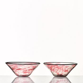 Simon Gate, a pair of glass bowls, Orrefors, Sweden ca 1930.