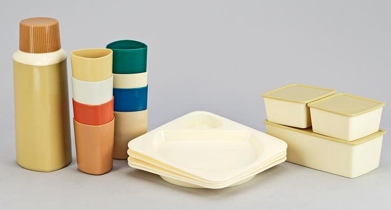 PICKNICKSET, plast, "Taffel", design Sigvard Bernadotte 1959, Huqvarna.