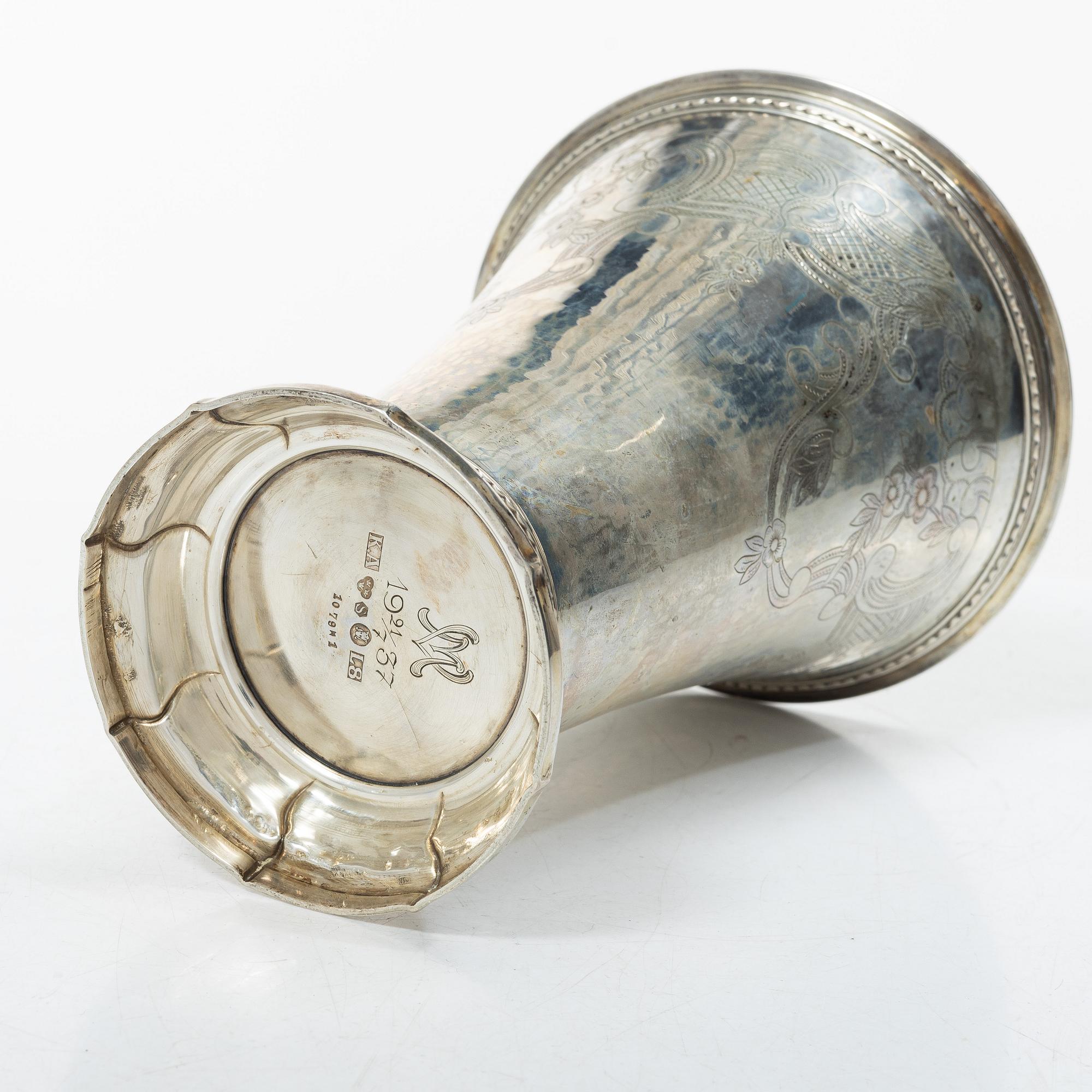 Karl Anderson, A Swedish silver Rococo style beaker, Stockholm 1937.