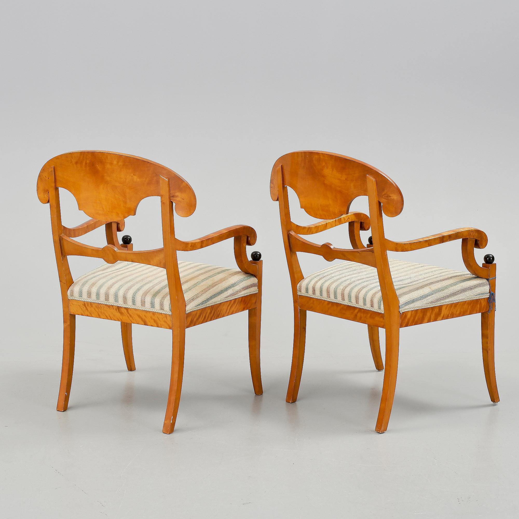 KARMSTOLAR, ett par, Karl Johanstil, omkring 1900.