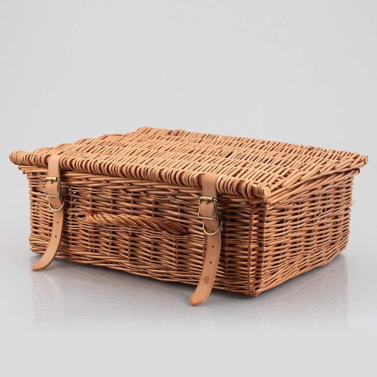 Mulberry, a picnic basket, late 20th Century.