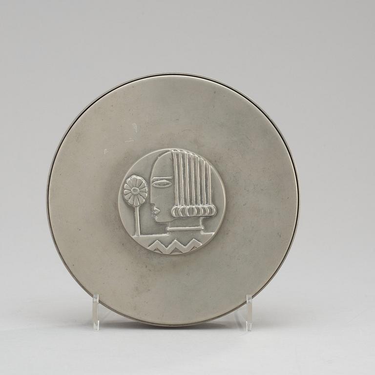 A Sylvia Stave pewter jewellery box, C.G. Hallberg, Stockholm 1934.