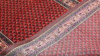 Gallery carpet, Saruk mir, 335 x 106 cm.