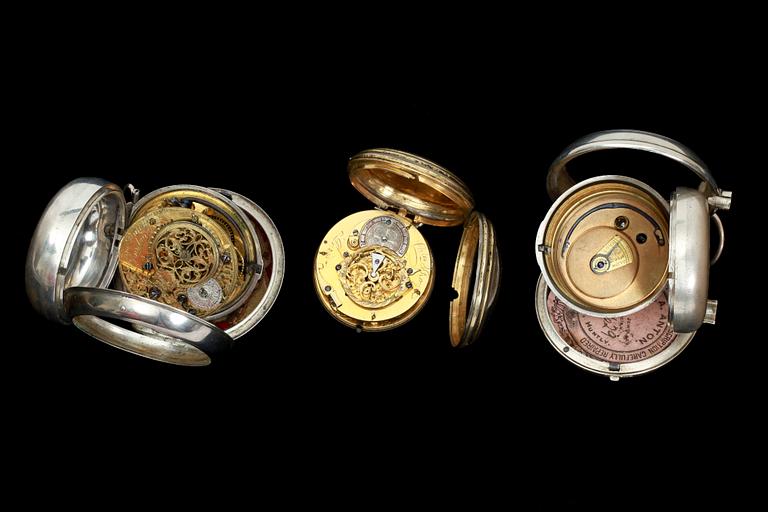HERRFICKUR, 3 st, bl a silver, omkring år 1800.