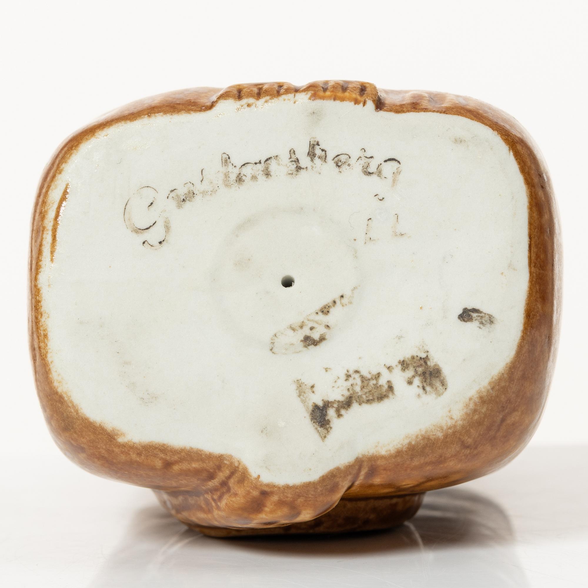 Lisa Larson, a 'Liten katt' stoneware figurine, special edition, Gustavsberg, 1965.