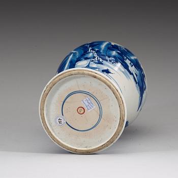 VAS, porslin. Qingdynastin, Kangxi (1662-1722).