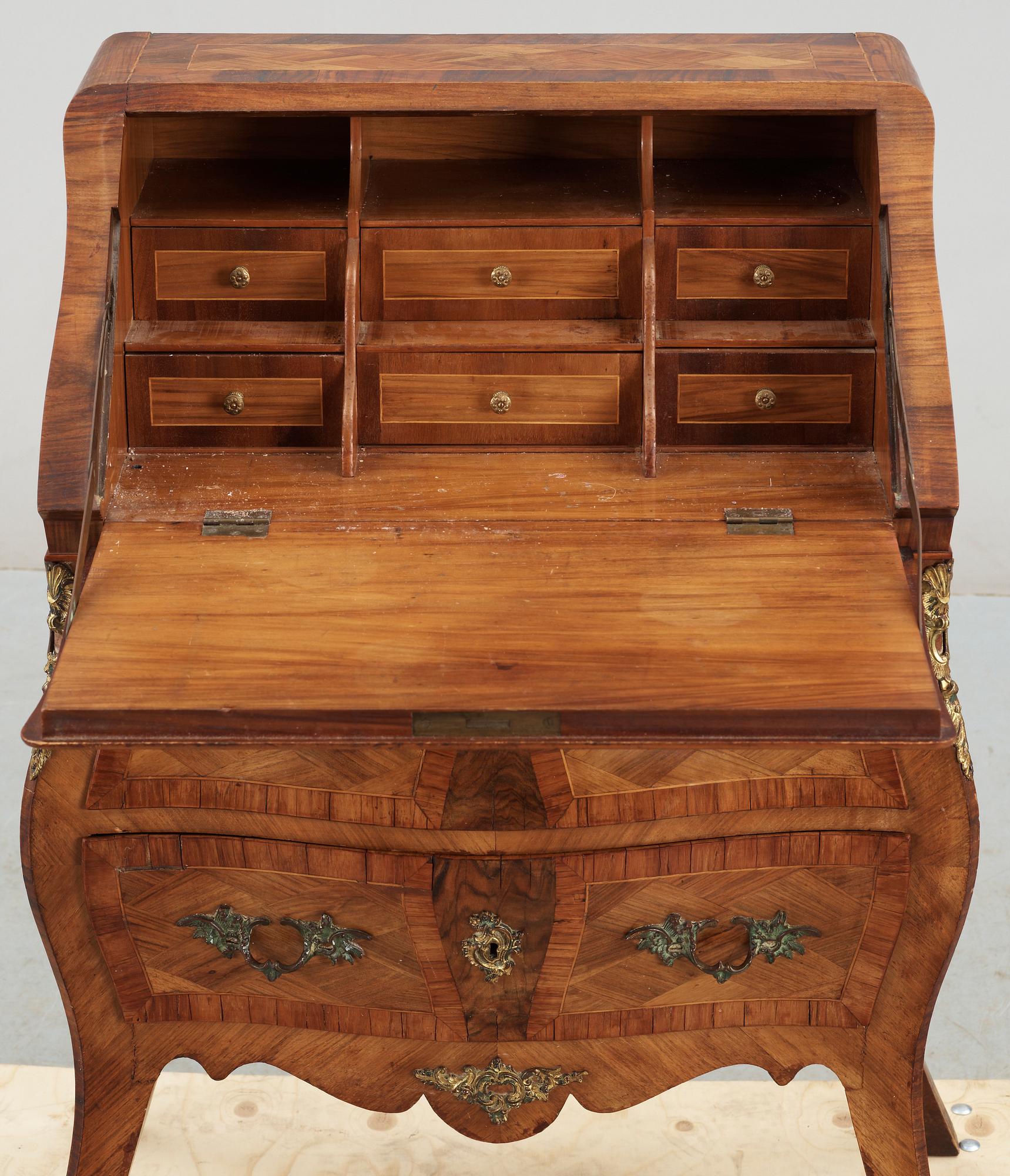 SEKRETÄR, rokokostil, sent 1800-tal.