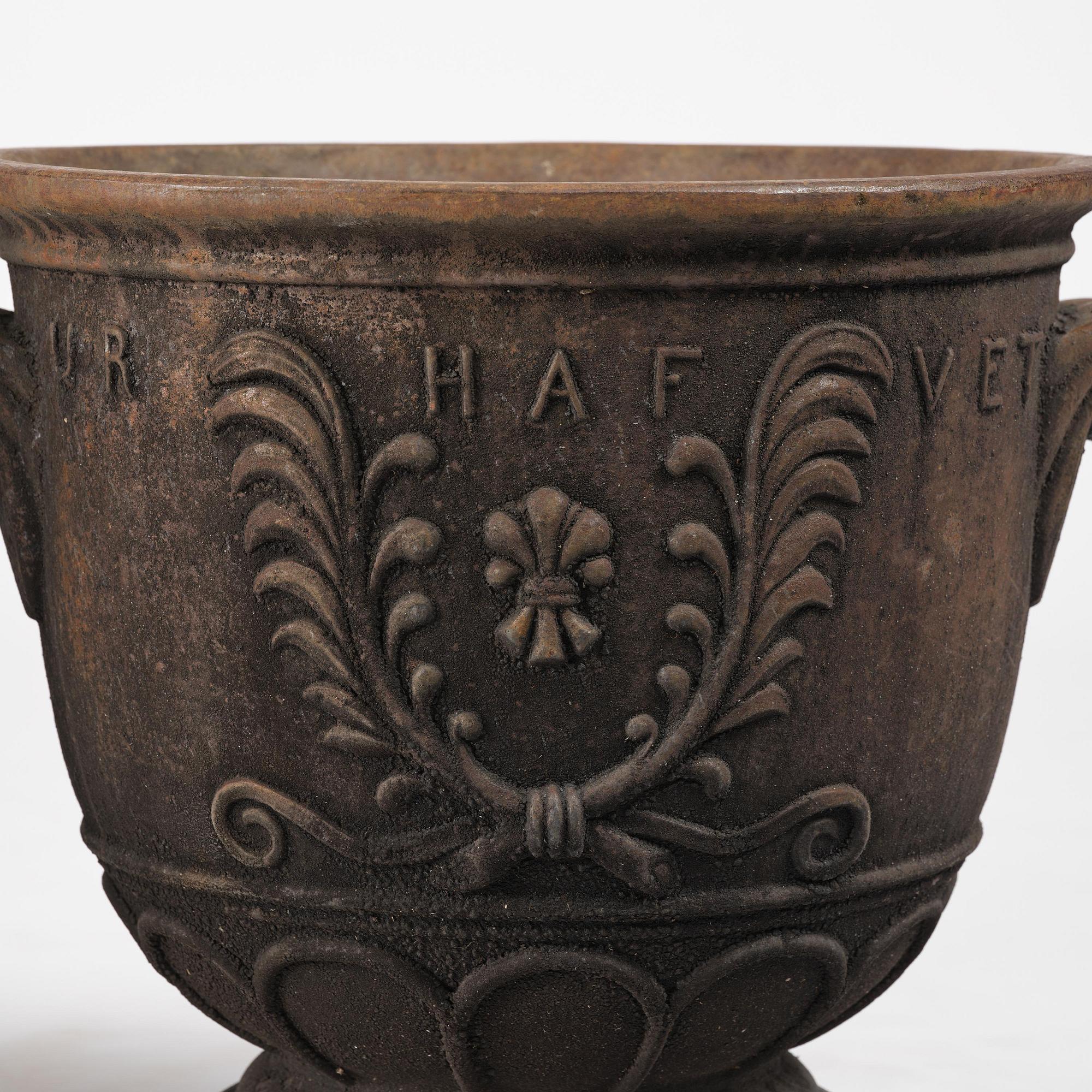 Ivar Johnsson, a pair of "Venus" cast iron urns, Näfveqvarns bruk, Swedish Grace.