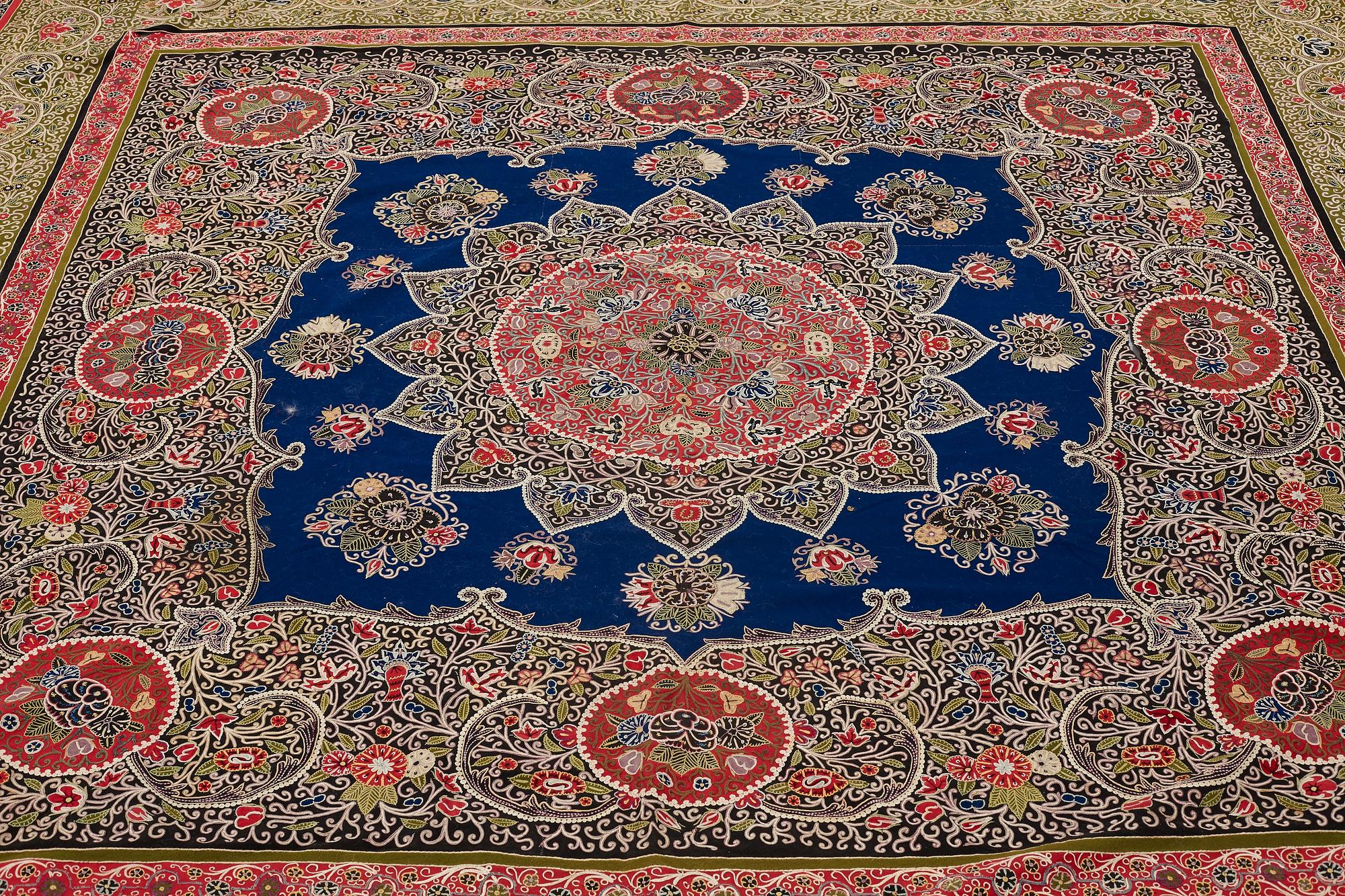 AN EMBROIDERY, a semi-antique Rascht, Persia (Iran), ca 312,5 x 311 cm.