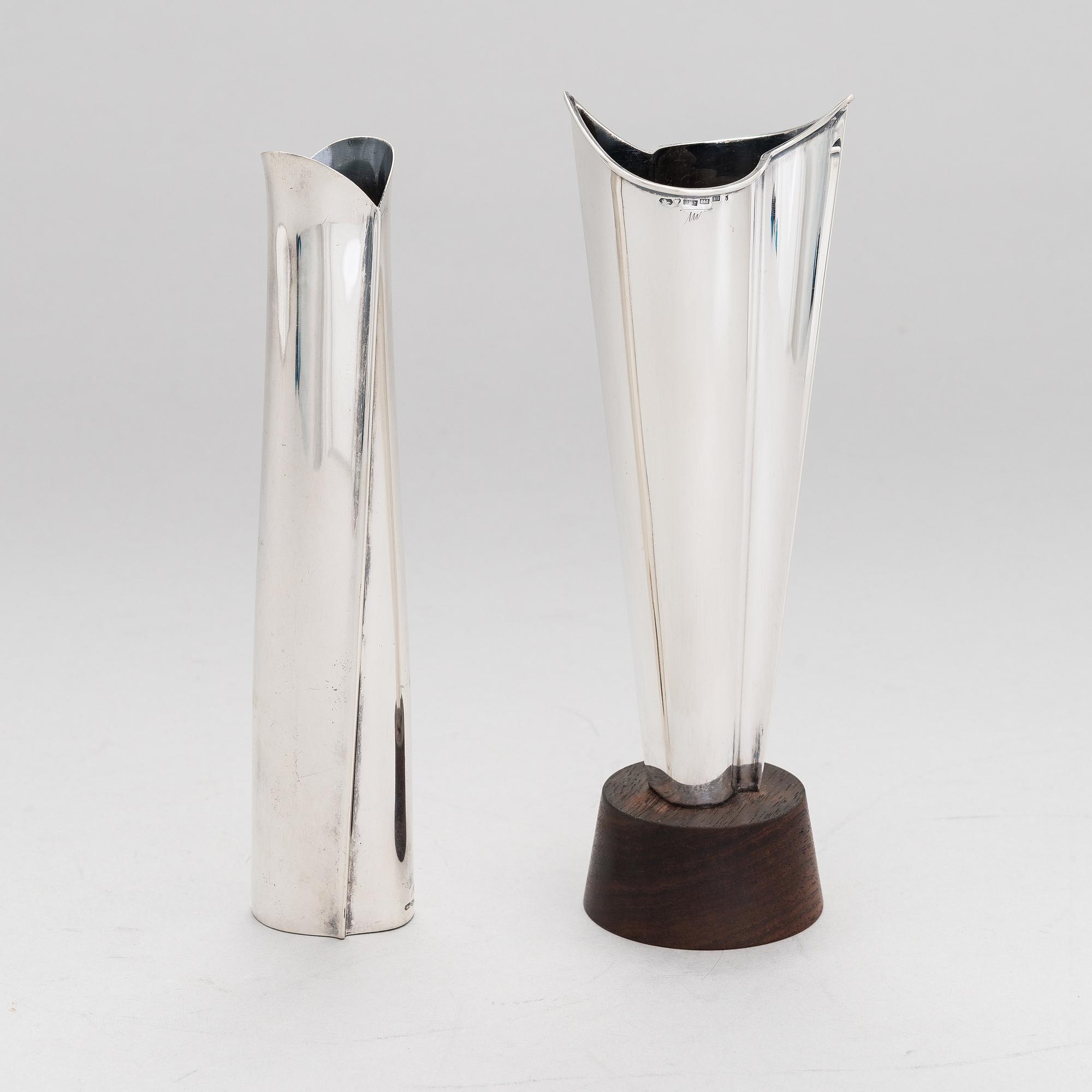 TAPIO WIRKKALA, Two silver vases (916), marked TW, Kultakeskus, Hämeenlinna 1959 and 1962.
