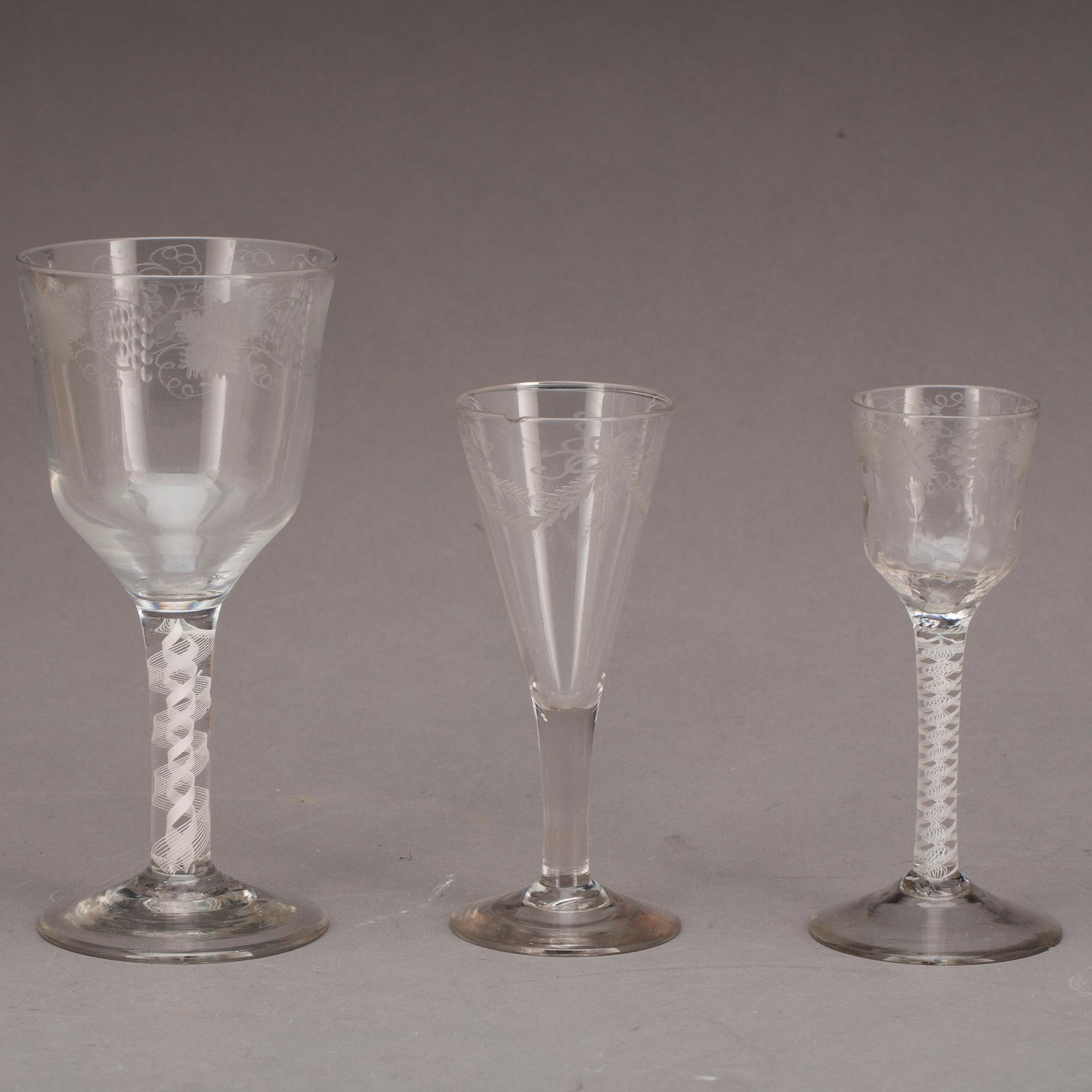 SPETSGLAS 5 st, STARKVINSGLAS 2 st SAMT POKALGLAS, 1700-tal, sannolikt England.