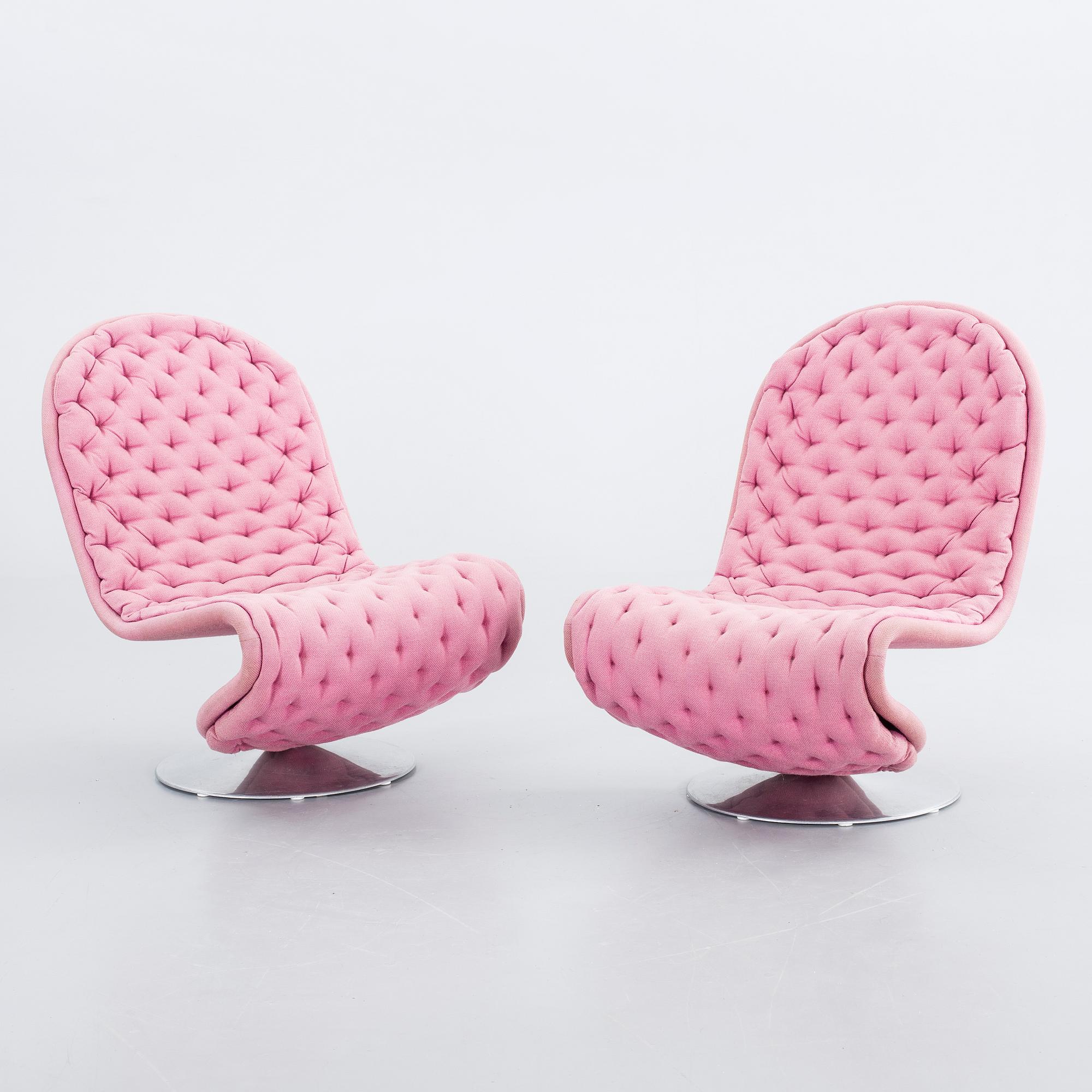 VERNER PANTON, a pair of 1970's "System 1-2-3" lounge chairs.