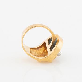 Björn Weckström, Ring "Quebec" 18K red and white gold set with a round brilliant-cut diamond and zoisite, Lapponia 1976.