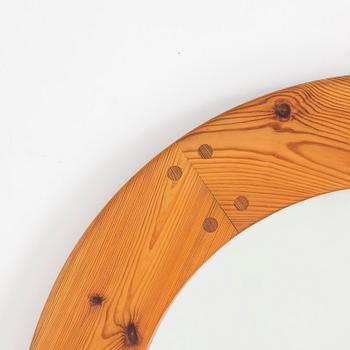 A 1970´s pinewood mirror.