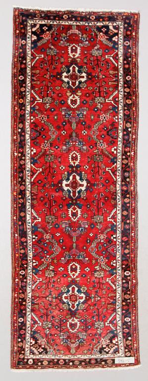 MATTA, orient, ca 315 x 110 cm.