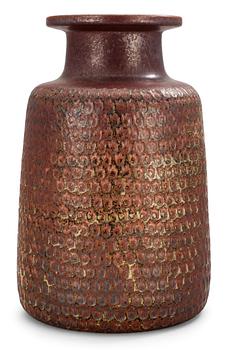 1175. A Stig Lindberg stoneware vase by Gustavsberg studio 1967.