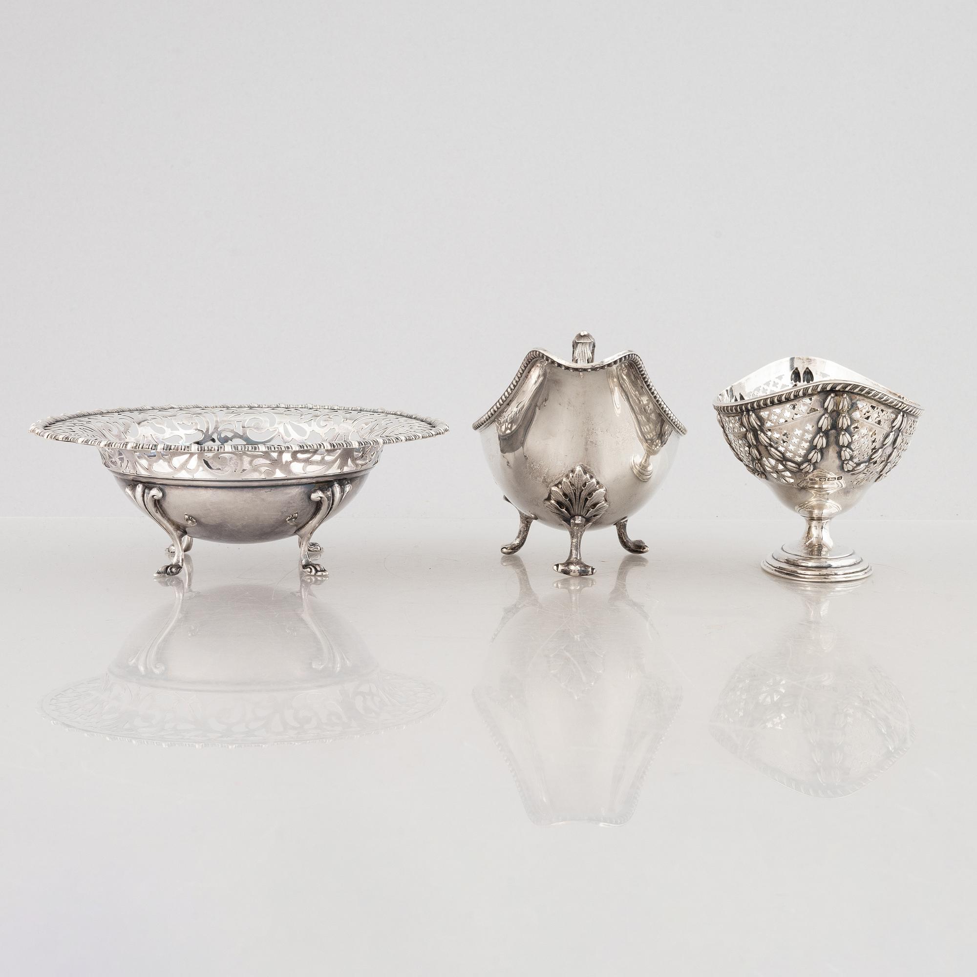 Two silver bowls and a sauce bowl, England and Sweden, 1900-1932.