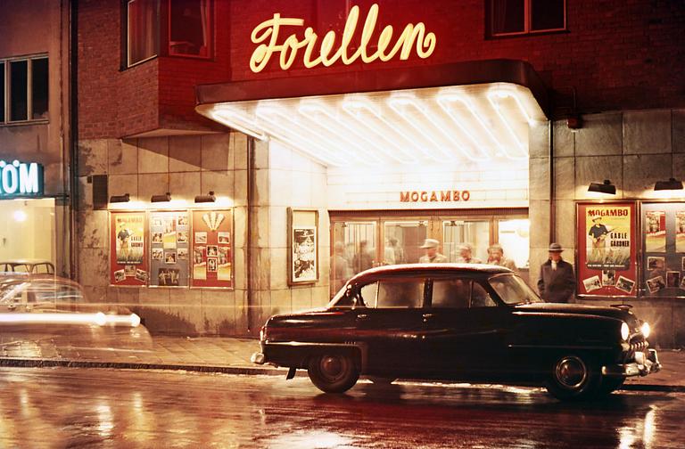 Bertil Brisborg, & Olle Elmgren, väggarmatur, specialbeställd till biograf Forellen i Luleå, Nordiska Kompaniet, ca 1951.