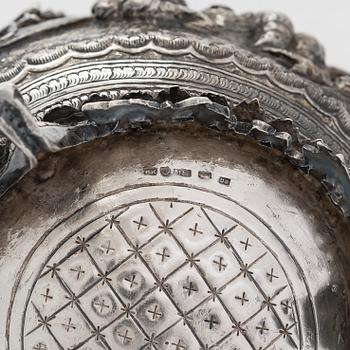 Tekanna, sockerskål och mjölkkanna, silver, 1900-talets början/ första hälft. Finska kontrollstämplar, 1949.