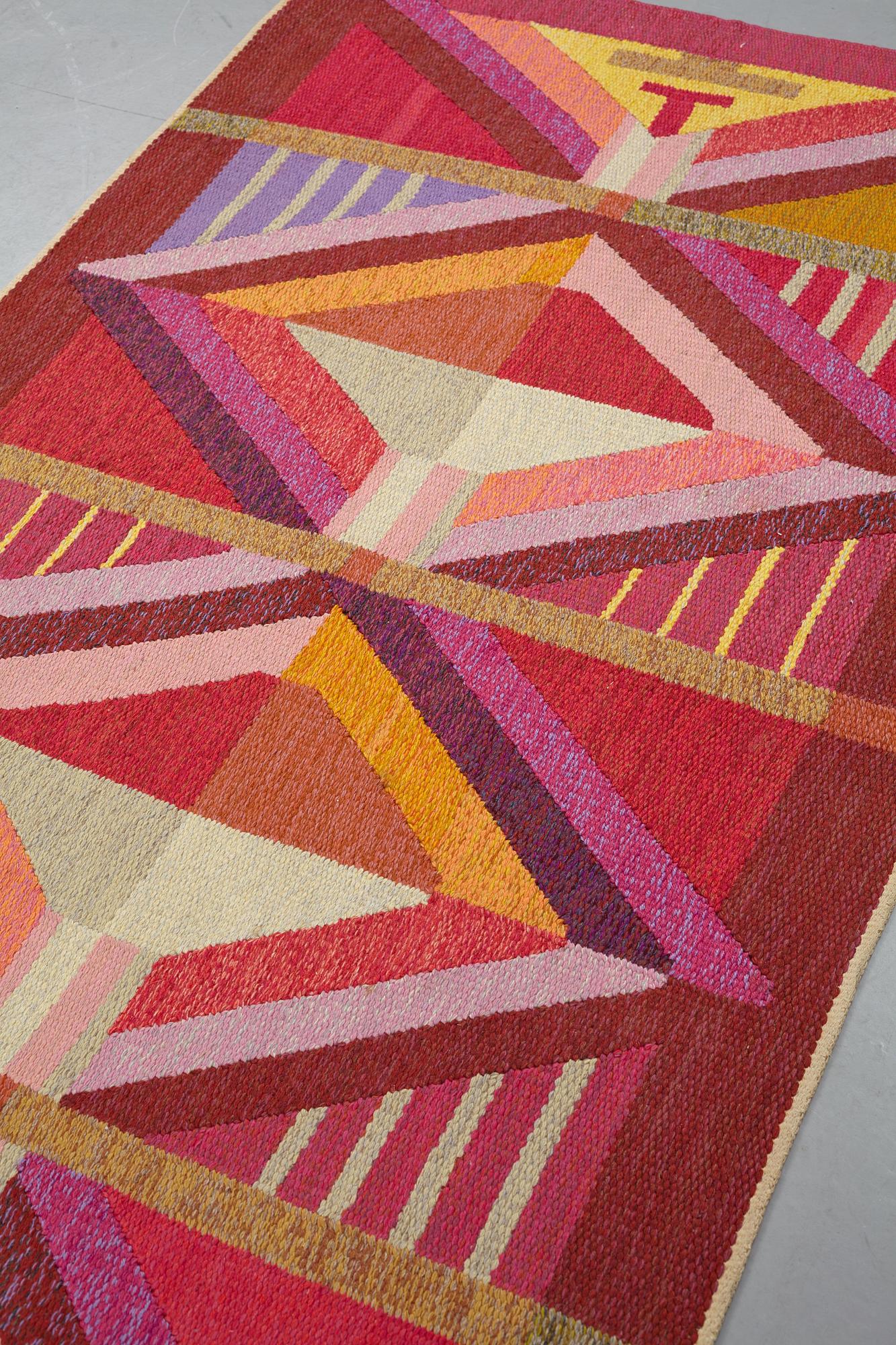 Agda Österberg, a carpet, flat weave, ca 196-201,5 x 115,5-116,5 cm, signed AÖ.