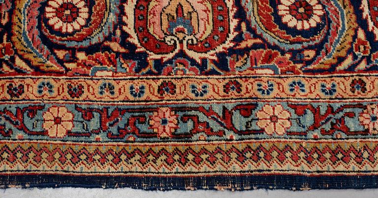 Matto, semi-antique Tabriz, ca 357,5 x 253,5-263 cm.