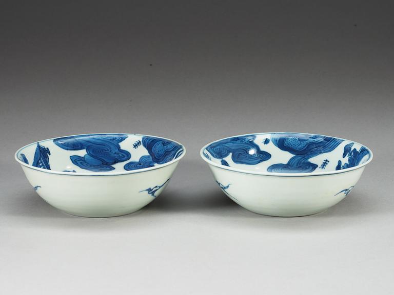 A set of two blue and white dishes, Ming dynasty, Tianqi (1621-27)/Chongzhen (1628-44).