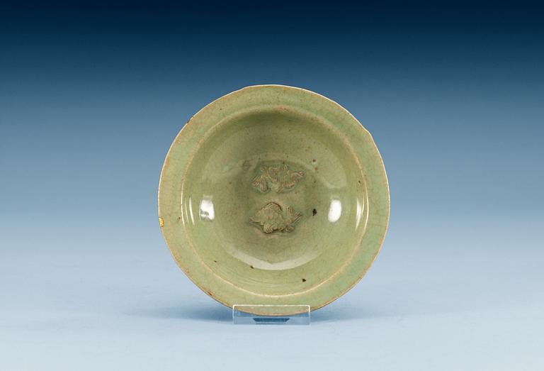 A celadon glazed 'double fish' bowl, Song/Yuan dynasty.