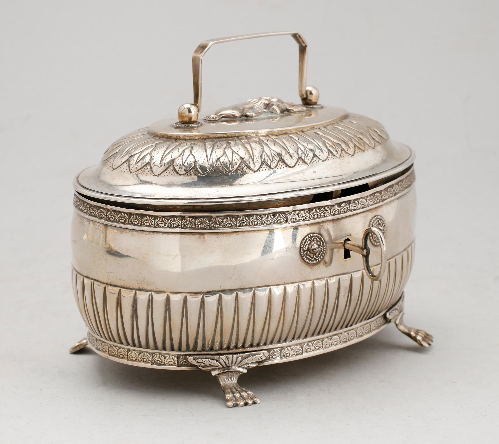 SOCKERSKRIN, silver, empire, Bengt Thelander, Jönköping 1827.  Vikt ca 468 g.