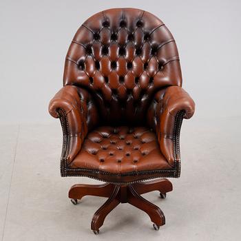 SKRIVBORDSSTOL, Chesterfield modell, sent 1900-tal.