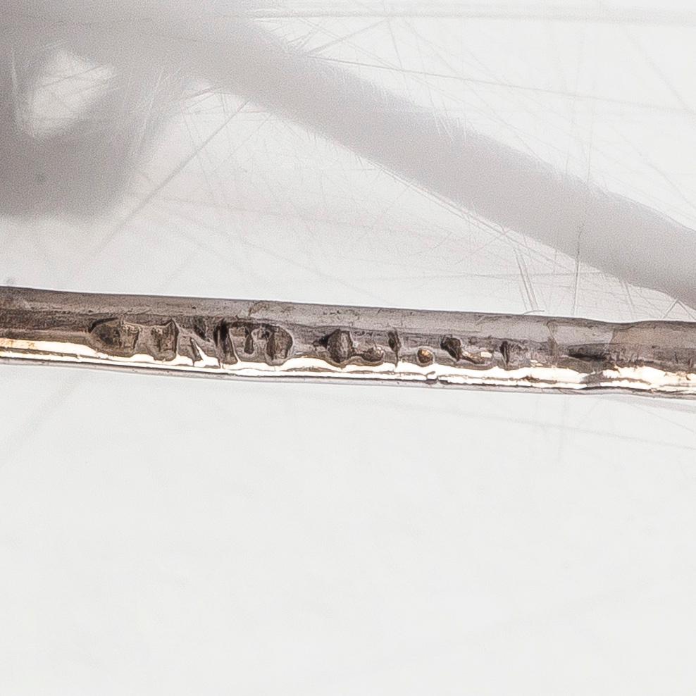 Örhängen, 14K vitguld med briljantslipade diamanter. Medföljande HRD sertifikat.