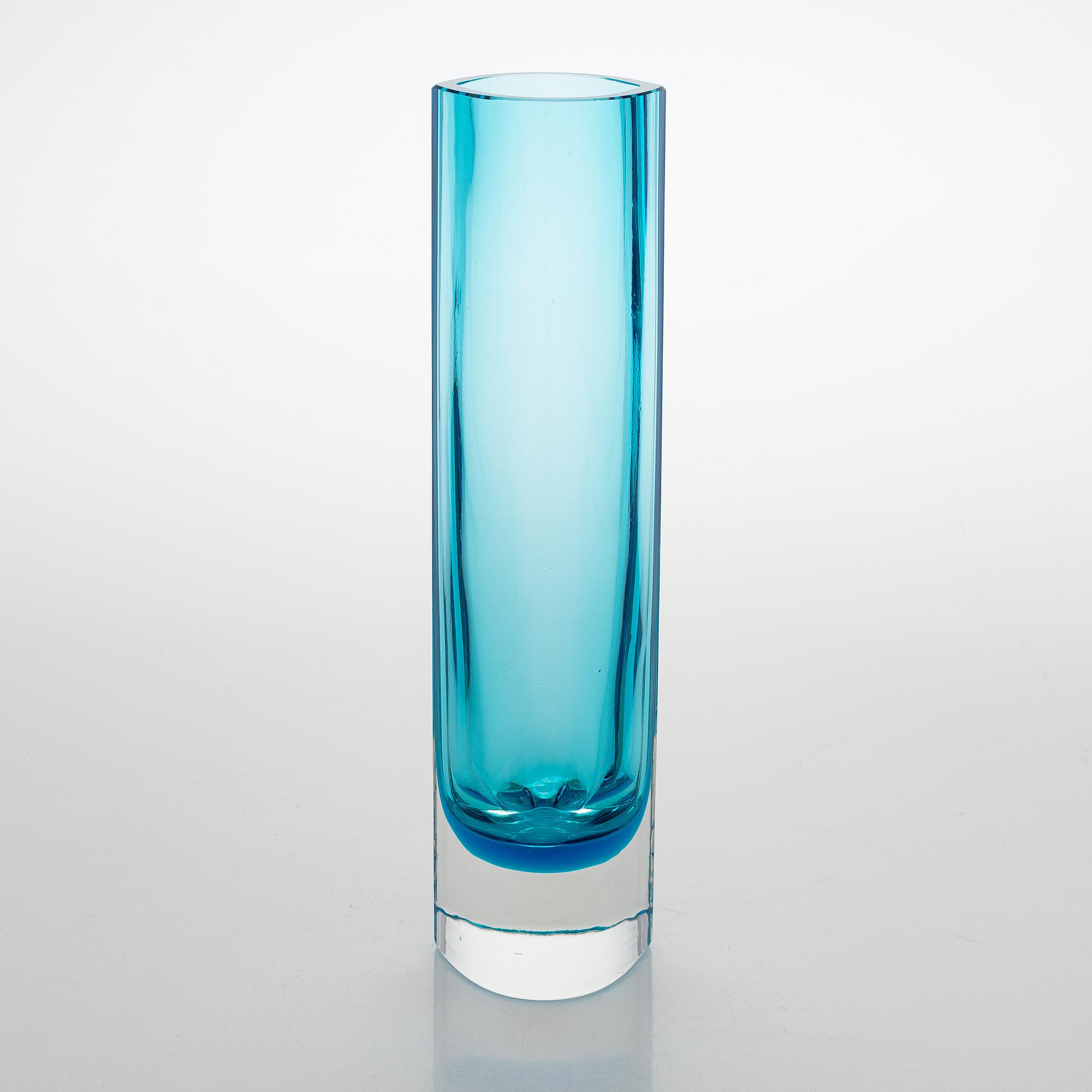 Kaj Franck, glass vase model 304, signed Nuutajärvi Notsjö.