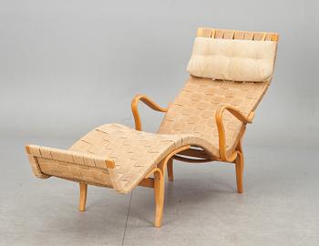 VILSTOL, "Pernilla", Bruno Mathsson, firma Karl Mathsson 1977, brännmärkt.