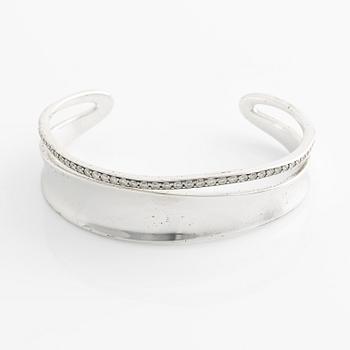 Georg Jensen, bangle bracelet, "Marcia", rhodium-plated sterling silver with brilliant-cut diamonds.