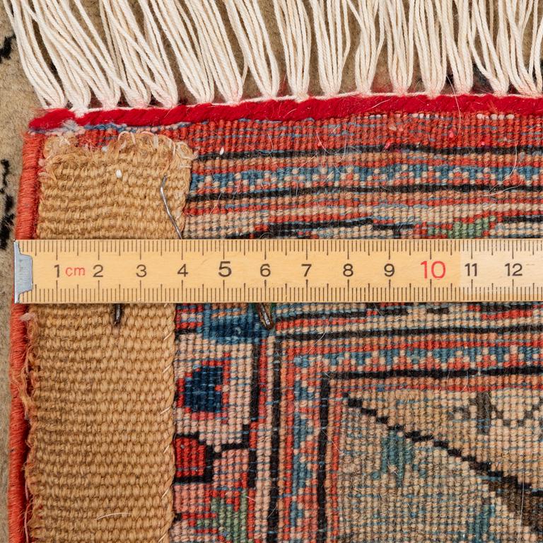 Carpet, figural. approx. 200 x 140 cm.